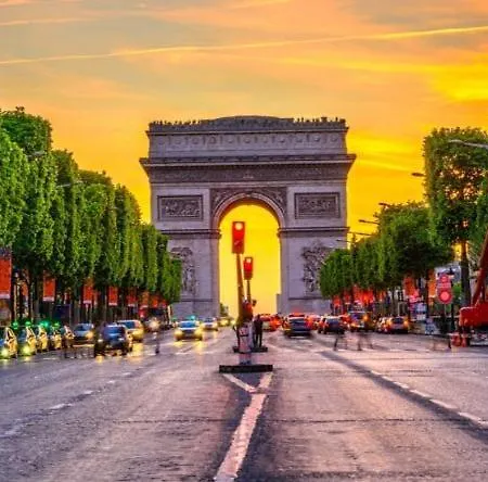 Modern, Spacious Facing The Arc De Triomphe